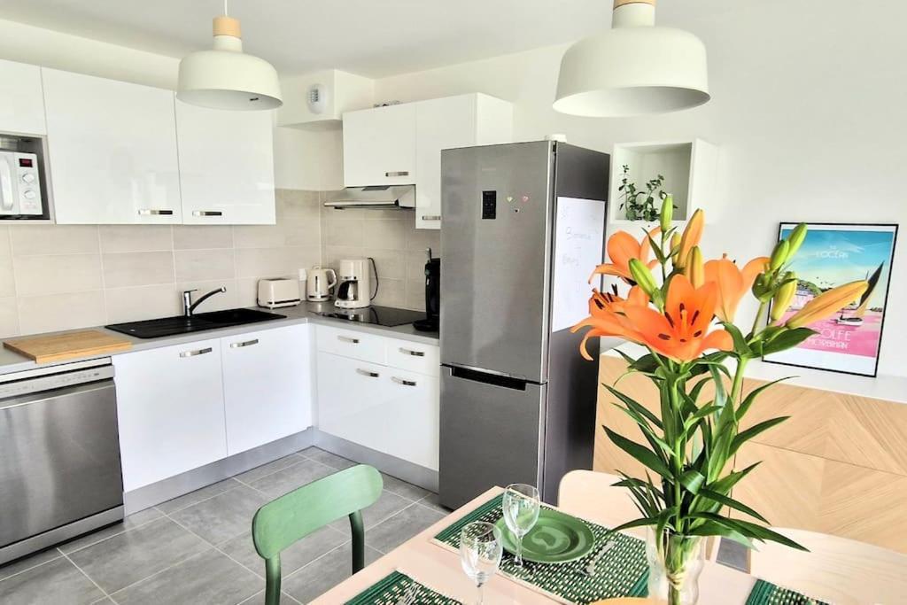 Maison Moderne A バダン エクステリア 写真